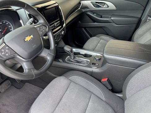Used 2023 Chevrolet Traverse LT image 11
