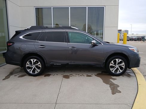 Used 2020 Subaru Outback Touring XT image 5