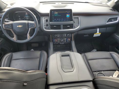 Used 2024 Chevrolet Suburban High Country image 9