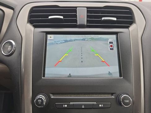 Used 2017 Ford Fusion Energi SE FWD image 9