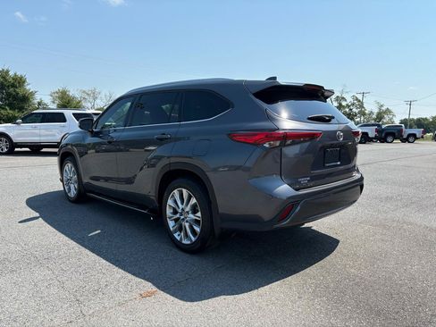 Used 2021 Toyota Highlander Limited FWD image 5
