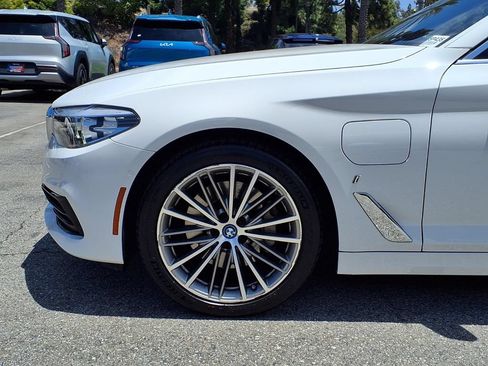 Used 2018 BMW 530e xDrive AWD/4WD image 13