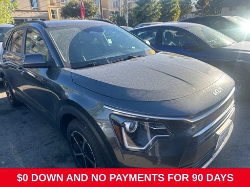 Used 2025 Kia Niro LX FWD image 3