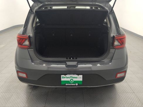 Used 2025 Hyundai Venue SEL image 29