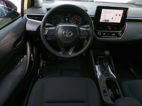 Used 2025 Toyota Corolla LE FWD image 15