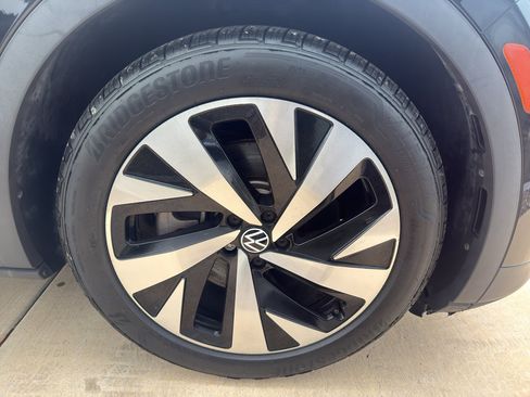 Used 2021 Volkswagen ID.4 Pro S w/ Gradient Package image 17