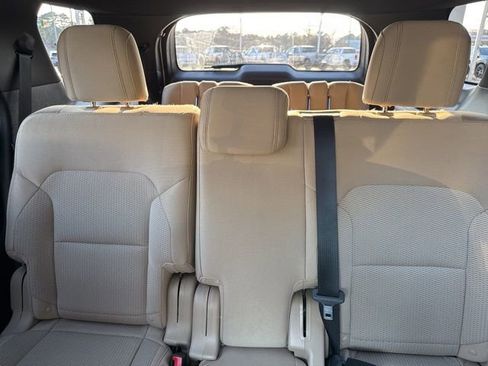 Used 2016 Ford Explorer XLT w/ Equipment Group 201A image 22