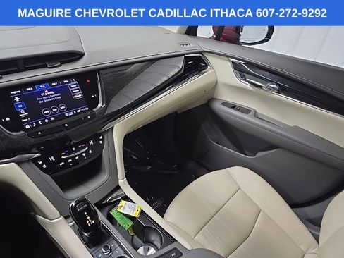 Used 2021 Cadillac XT6 Premium Luxury AWD/4WD image 26