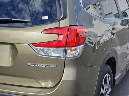 Used 2022 Subaru Forester Limited image 37