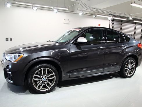 Used 2018 BMW X4 M40i image 15