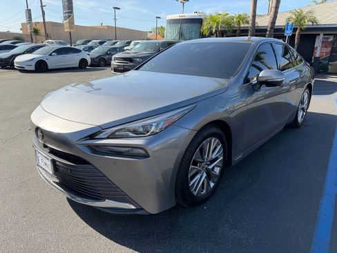 Used 2023 Toyota Mirai w/ Advanced Technology Package RWD image 3