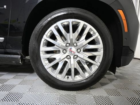 Used 2025 GMC Yukon Denali w/ Sun & Power Step Package AWD/4WD image 11