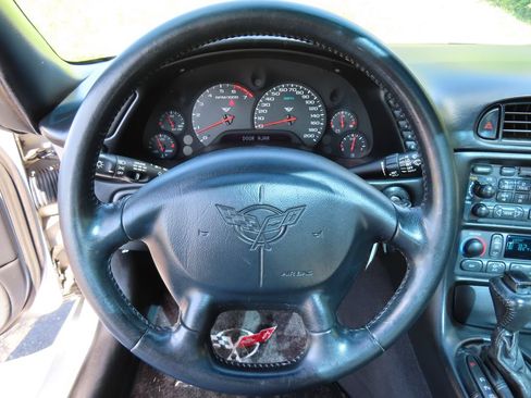 Used 1997 Chevrolet Corvette Coupe w/ Memory Pkg RWD image 14
