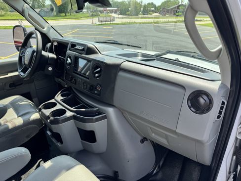 Used 2023 Ford E-350 and Econoline 350 Super Duty w/ Driver's Safety Package RWD image 18