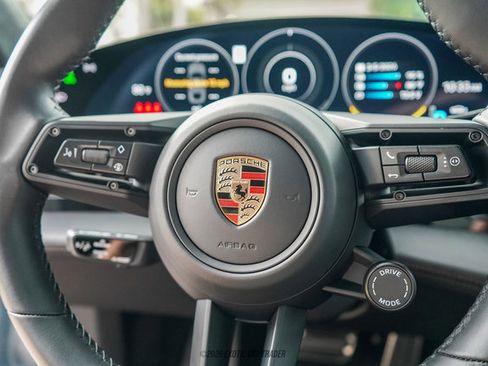 Used 2024 Porsche Taycan GTS image 28