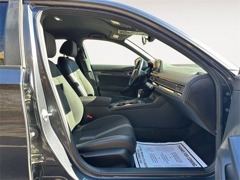 Used 2023 Honda Civic Sport image 15
