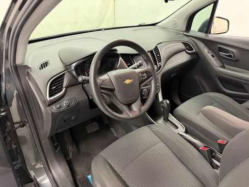 Used 2020 Chevrolet Trax LS FWD image 20