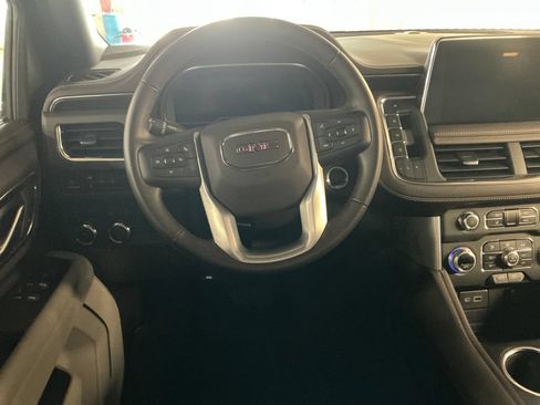 Used 2023 GMC Yukon XL SLE AWD/4WD image 16