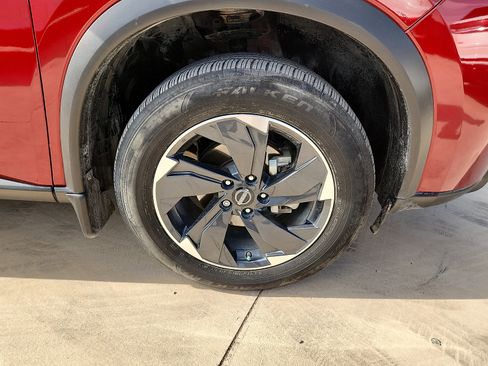 Used 2024 Nissan Rogue SV FWD image 7