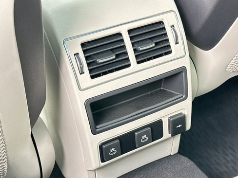 Used 2025 Jaguar F-PACE R-Dynamic S image 13