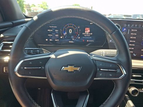 Used 2024 Chevrolet Traverse LT AWD/4WD image 23
