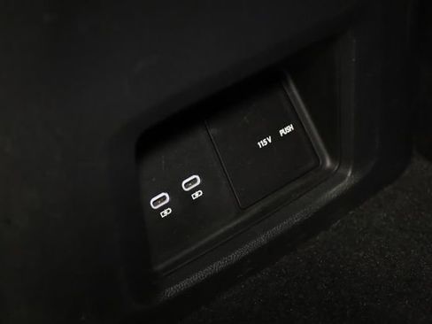 Used 2024 Volkswagen Atlas Cross Sport SE image 29