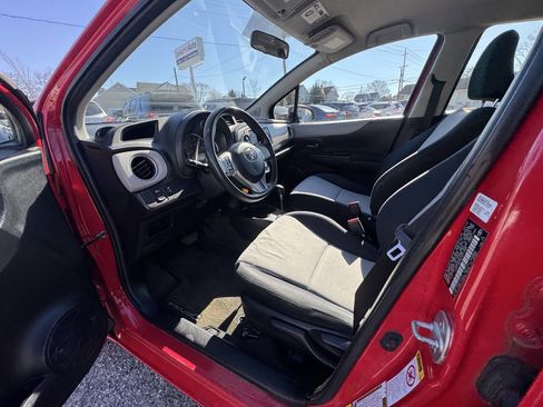 Used 2014 Toyota Yaris LE image 41