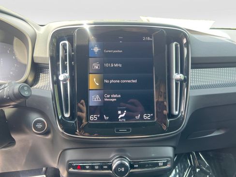 Used 2021 Volvo XC40 T5 R-Design w/ Climate Package AWD/4WD image 17