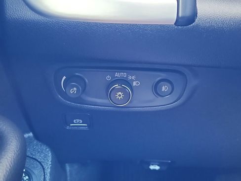 Used 2024 GMC Terrain SLT image 22