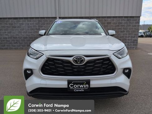 Used 2023 Toyota Highlander XLE AWD/4WD image 8