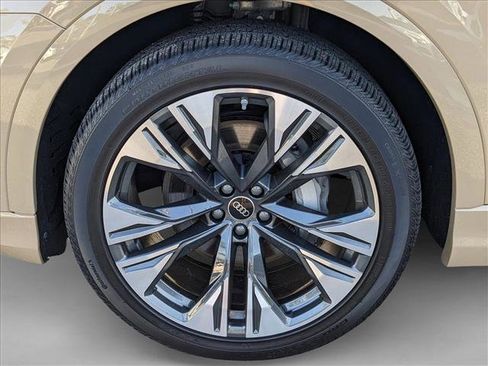 New 2024 Audi Q8 Prestige image 9