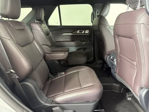 Used 2025 Ford Explorer Platinum w/ Ultimate Package AWD/4WD image 24