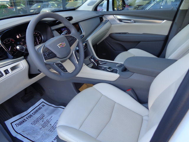 Used 2025 Cadillac XT5 Premium Luxury w/ LPO, Floor Liner Package AWD/4WD image 11