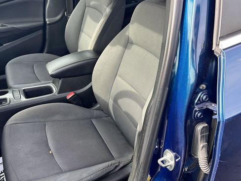 Used 2019 Chevrolet Cruze LT w/ Convenience Package image 21