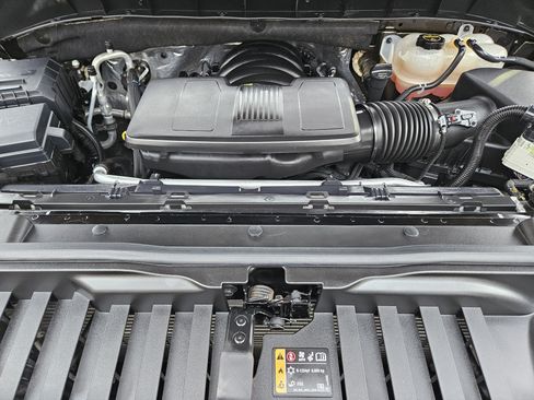 Used 2025 Chevrolet Silverado 1500 High Country w/ Technology Package AWD/4WD image 23
