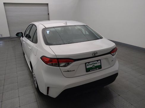Used 2024 Toyota Corolla LE FWD image 6