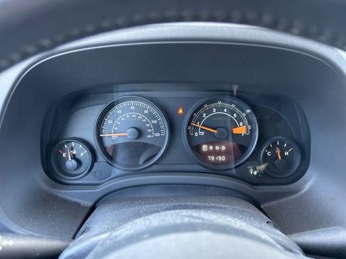 Used 2014 Jeep Patriot Latitude image 4