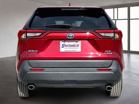 Used 2023 Toyota RAV4 XLE Premium image 5