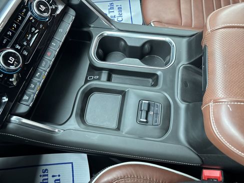 Used 2025 GMC Sierra 3500 Denali Ultimate image 23