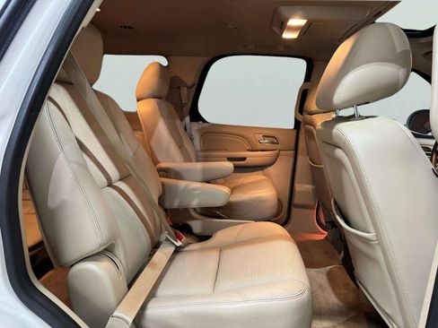 Used 2012 Cadillac Escalade Luxury AWD/4WD image 51