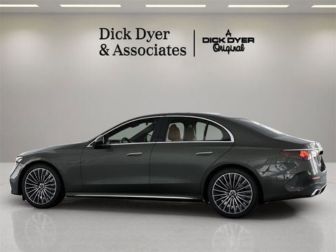Used 2025 Mercedes-Benz E 350 Sedan image 21