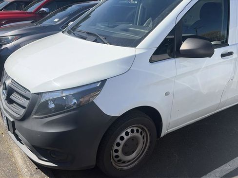 Used 2019 Mercedes-Benz Metris image 1