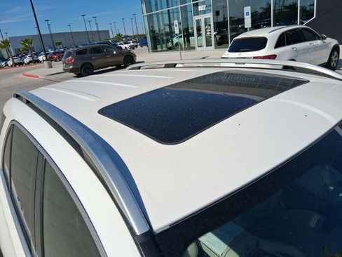 Used 2025 Mercedes-Benz GLE 350 4MATIC image 4