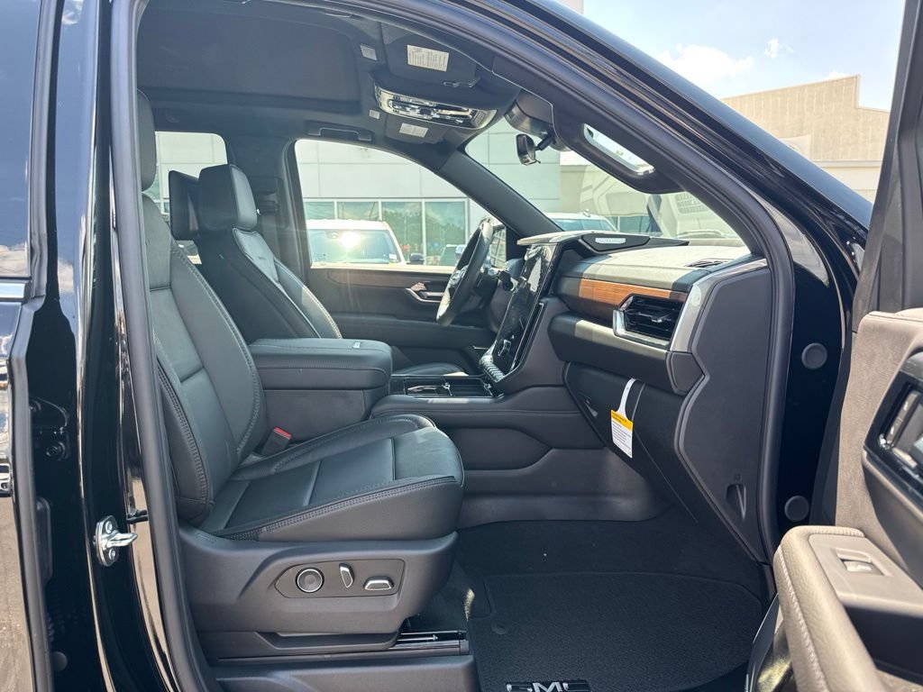 New 2026 GMC Yukon Denali w/ Advanced Technology Package AWD/4WD image 18