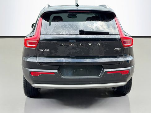 Used 2023 Volvo XC40 B5 Plus AWD/4WD image 6