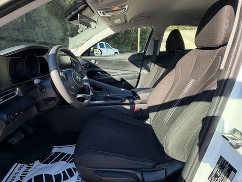 Used 2021 Hyundai Elantra SEL image 9