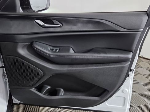 New 2025 Jeep Grand Cherokee Laredo w/ Luxury Tech Group I image 34