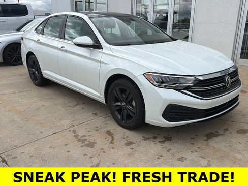 Used 2023 Volkswagen Jetta SE w/ Panoramic Sunroof Package FWD image 1