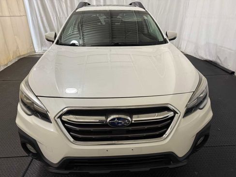 Used 2018 Subaru Outback 2.5i Limited image 3