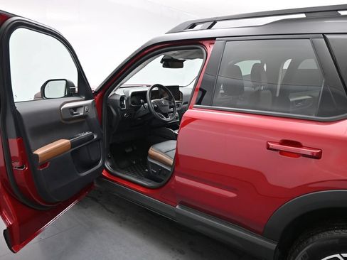 Certified 2025 Ford Bronco Sport Outer Banks w/ Outer Banks Tech Package+ AWD/4WD image 9